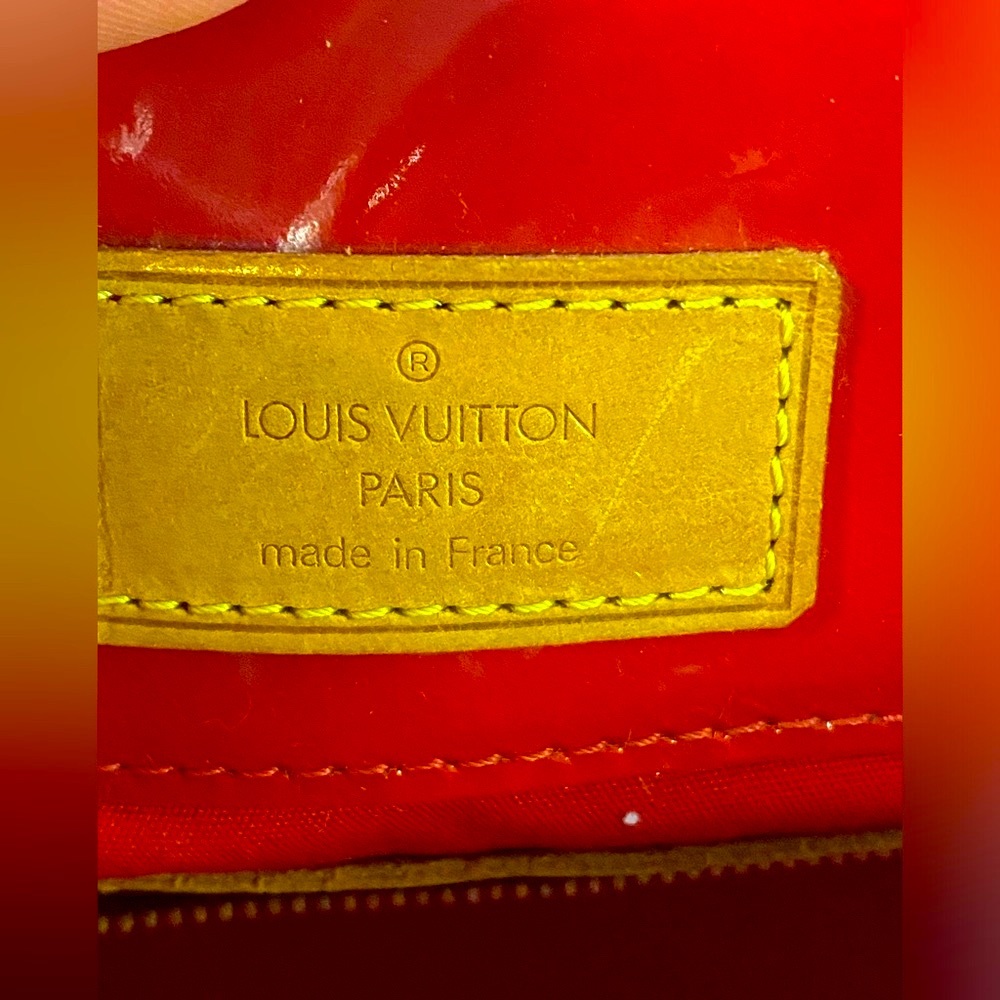 Authentic Louis Vuitton Vernis Red Reade PM M91088  Hand Bag NS020525 - Picture 7 of 16